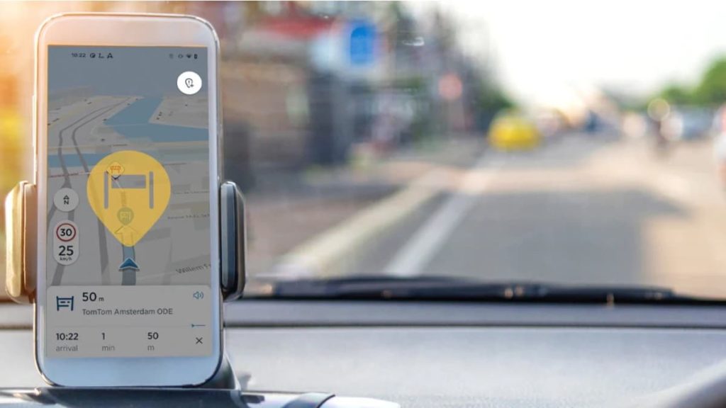 Microsoft e TomTom juntam-se para levar a IA generativa aos automóveis