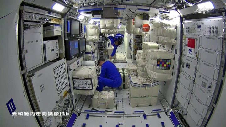 China lança com sucesso segundo módulo da estação espacial