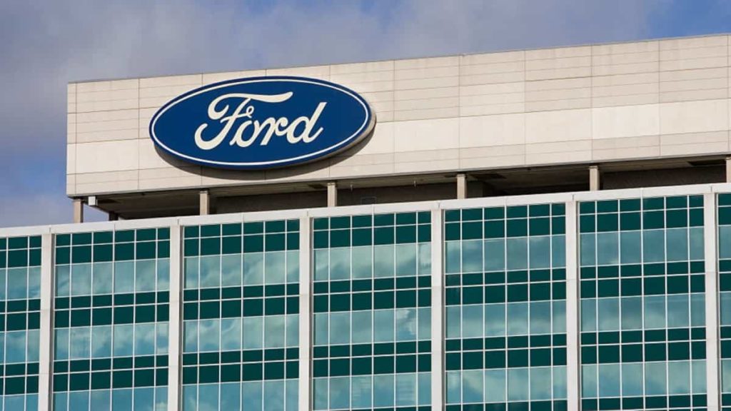 Ford vai cortar postos de trabalho para investir nos carros elétricos