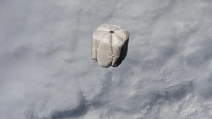 Saco especial utilizado pela Nanoracks para descarte de lixo da ISS