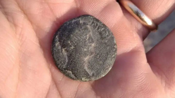 Curiosidades: Moeda com 1.800 anos encontrada em Israel
