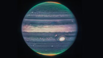 Imagem de Júpiter com auroras boreais