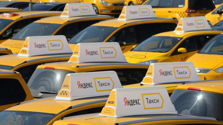 Anonymous Rússia Ucrânia engarrafamento Yandex Taxi
