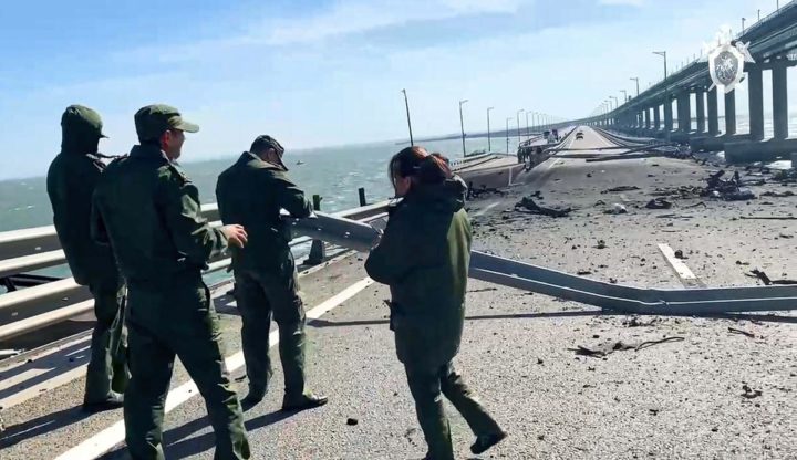 Guerra: Já se circula na ponte que liga a Crimeia à Rússia