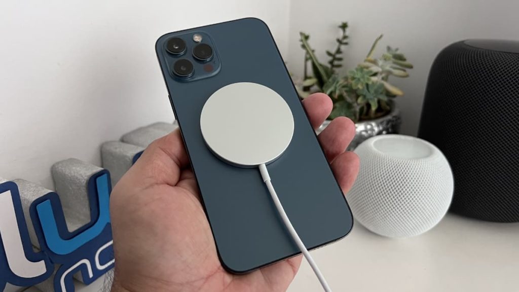 Apple atualizou firmware do carregador MagSafe