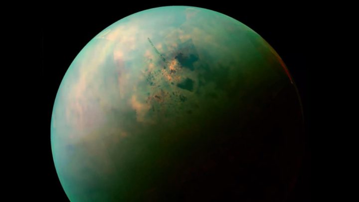 Imagem de Titã, a maior lua de Saturno que receberá a sonda Dragonfly da NASA