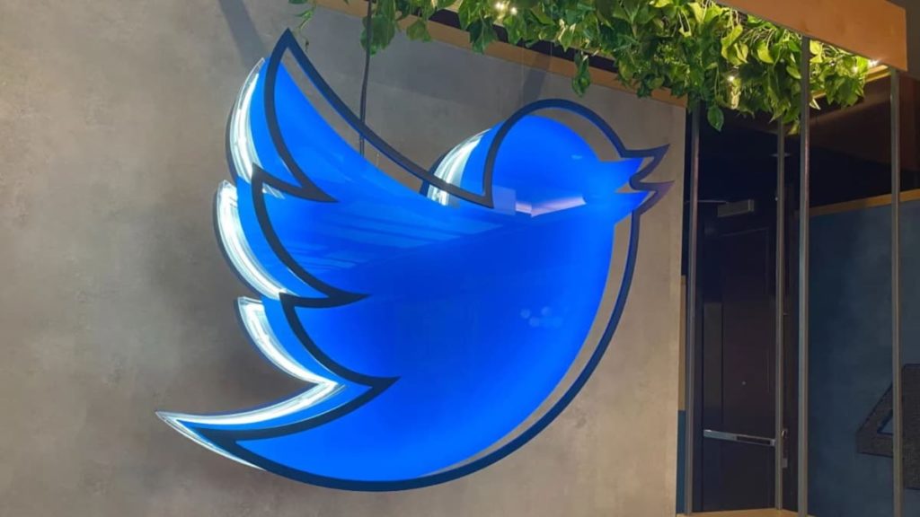 Twitter diz que os assinantes do Blue recebem agora ‘prioridade nas conversas’