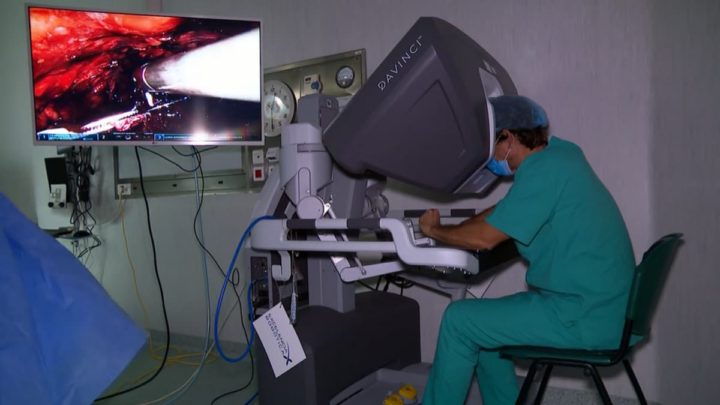 Cirurgia ao fígado com robô Davinci, em Lisboa