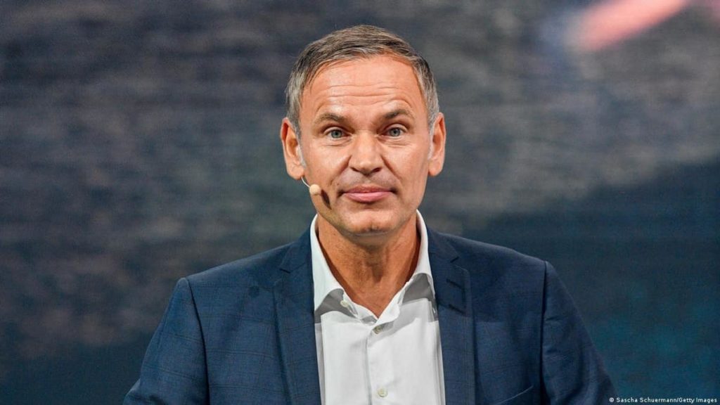 Fabricantes chinesas devem poder evitar taxas investindo na UE, diz CEO da Volkswagen