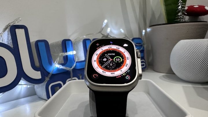 Imagem com o Apple Watch Ultra com watchOS 9.2