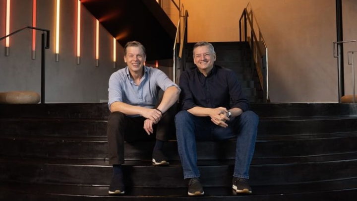 Co-CEOs da Netflix, Greg Peters e Ted Sarandos. Fotografia: Peter Yang