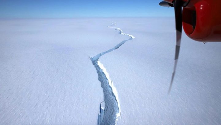 Iceberg com um tamanho de 15x de Lisboa "soltou-se" da Antártida