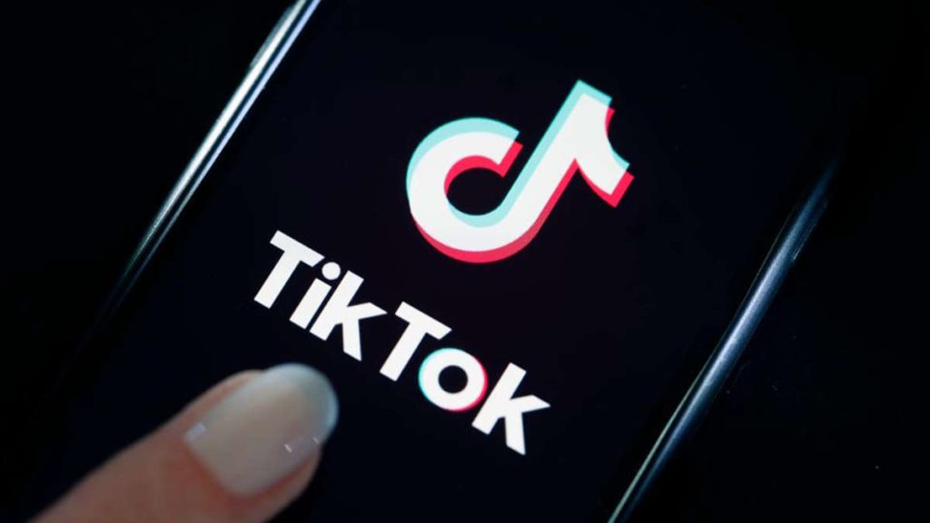TikTok tablets interface ecrãs rede social