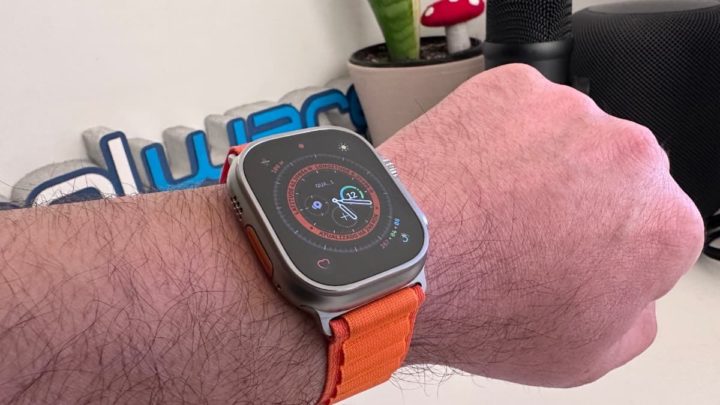 Imagem Apple Watch Ultra que poderá ter ecrã micro-LED