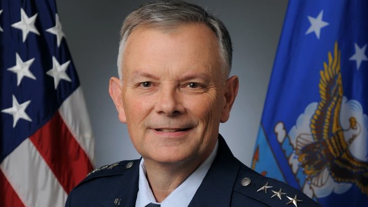 General Glen D. VanHerck, comandante do Comando Norte da Força Aérea