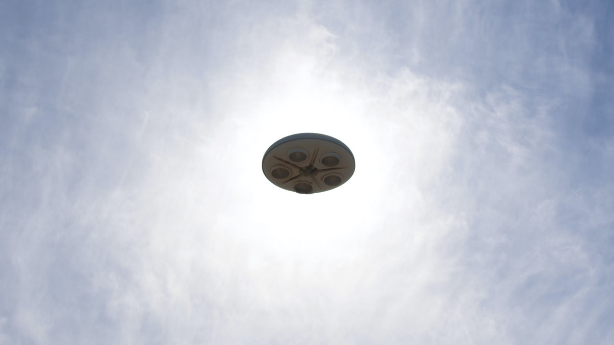 Porque têm sido detetados tantos OVNIs pelos EUA?