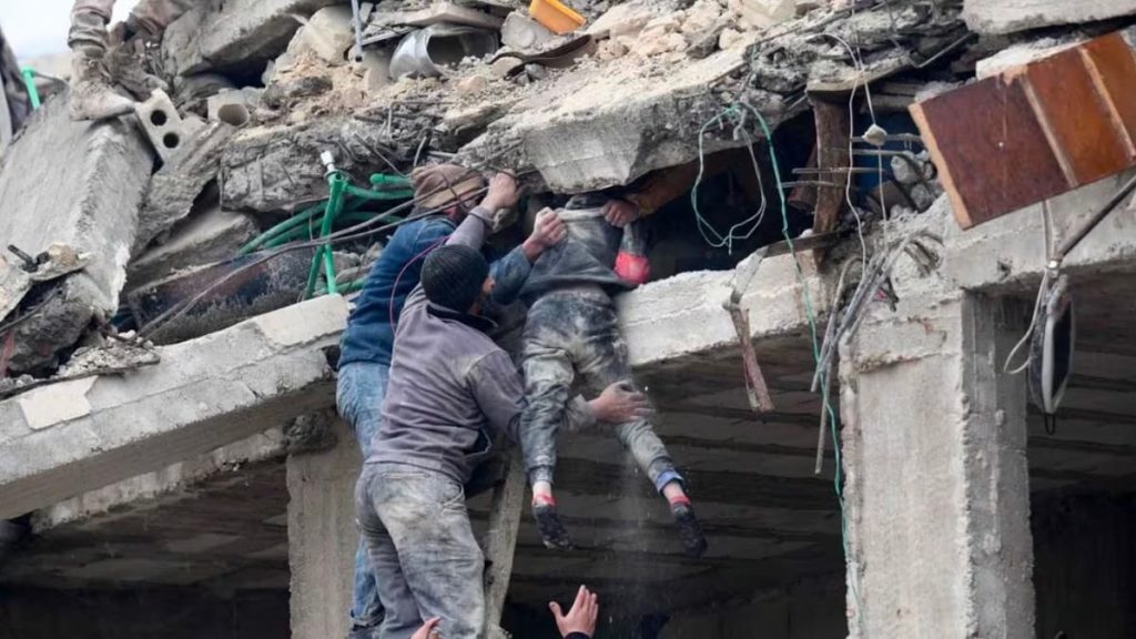 Sismos na Turquia e Síria: imagens de satélite antes e depois mostram a destruição