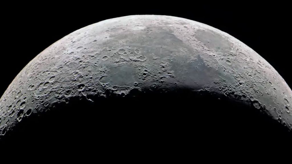 Investigadores chineses descobrem reservatório de água na Lua