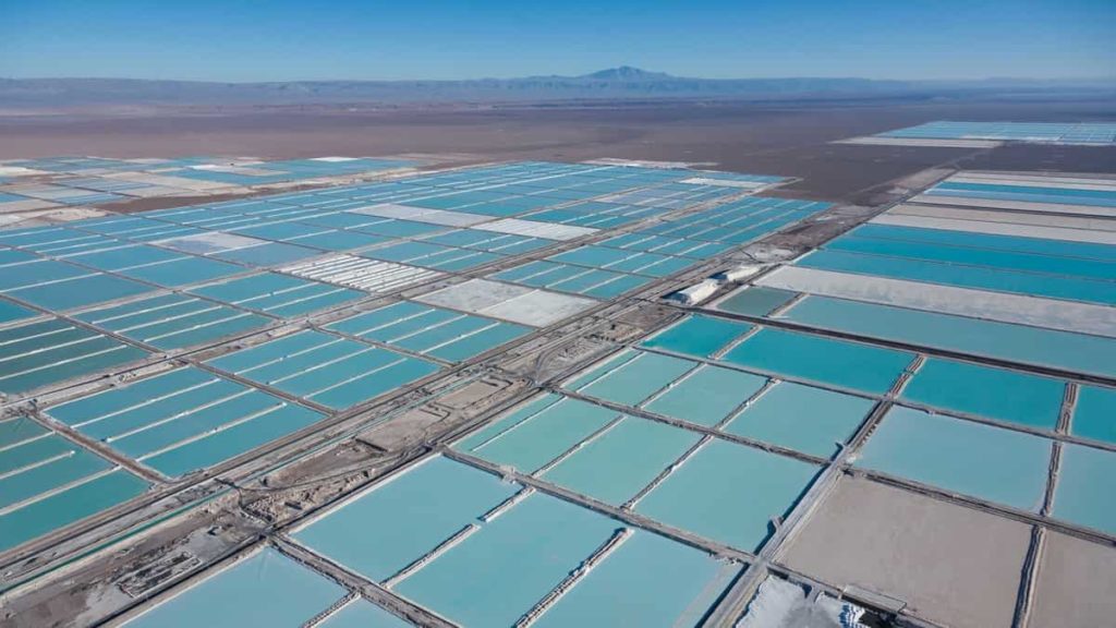 Irão descobriu aquela que poderá ser a segunda maior reserva de lítio do mundo