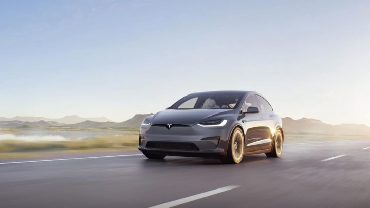 Tesla Model X poderá ter problema grave com cintos de segurança dianteiros