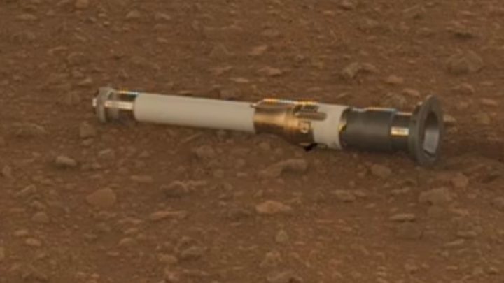 Imagem dos tudo de armazenamento de material do solo de Marte para trazer para a Terra