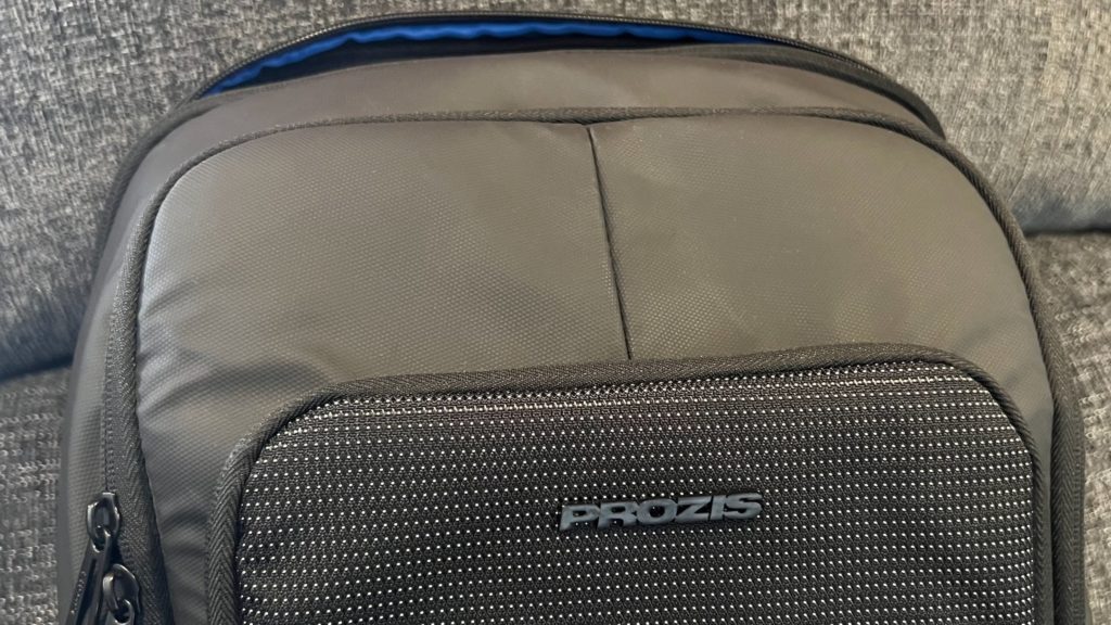 Mochila – 24/7 Black: Resistente à água e com porta USB