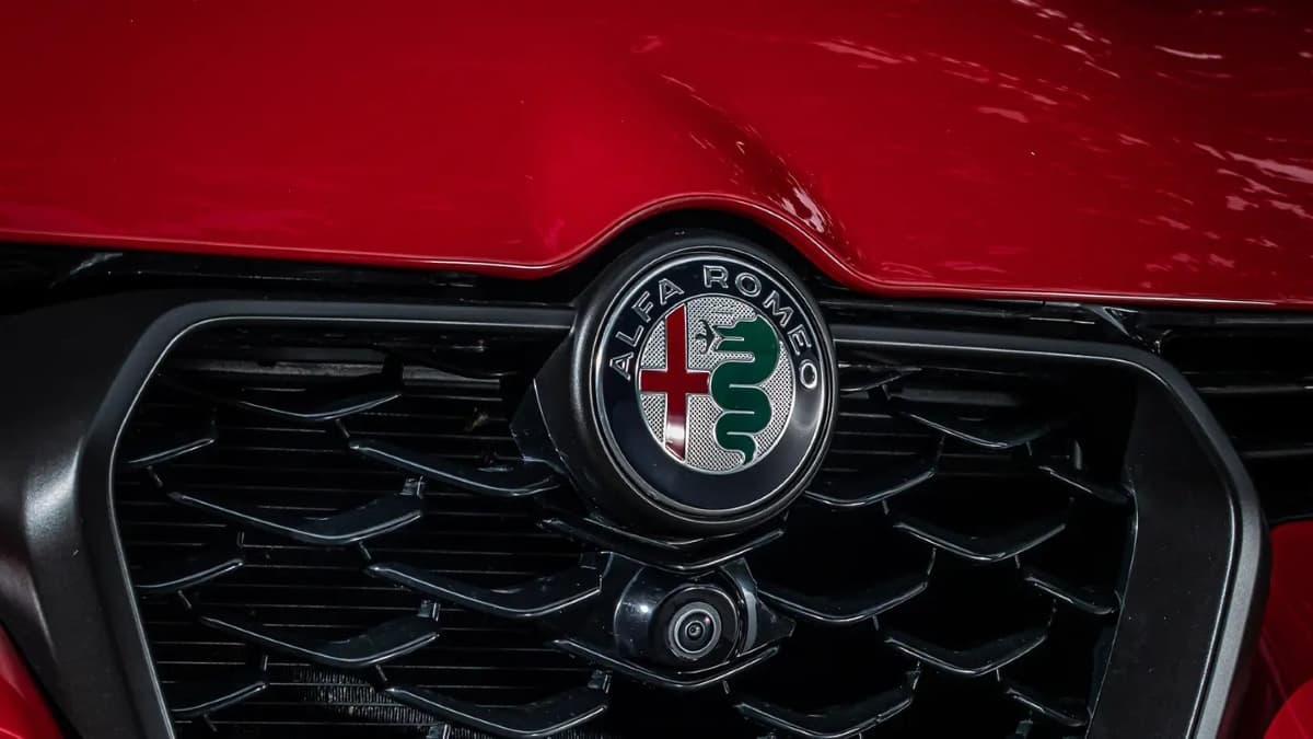 Alfa Romeo (too) wants to stand up to you