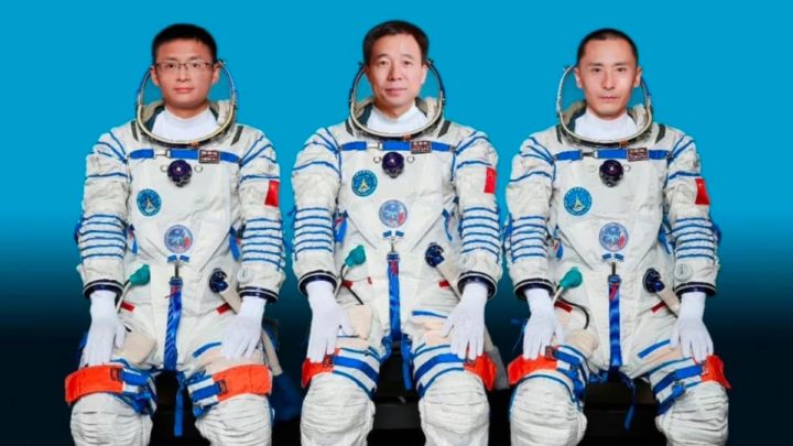 Ilustração dos astronautas da China que vão pisar a Lua