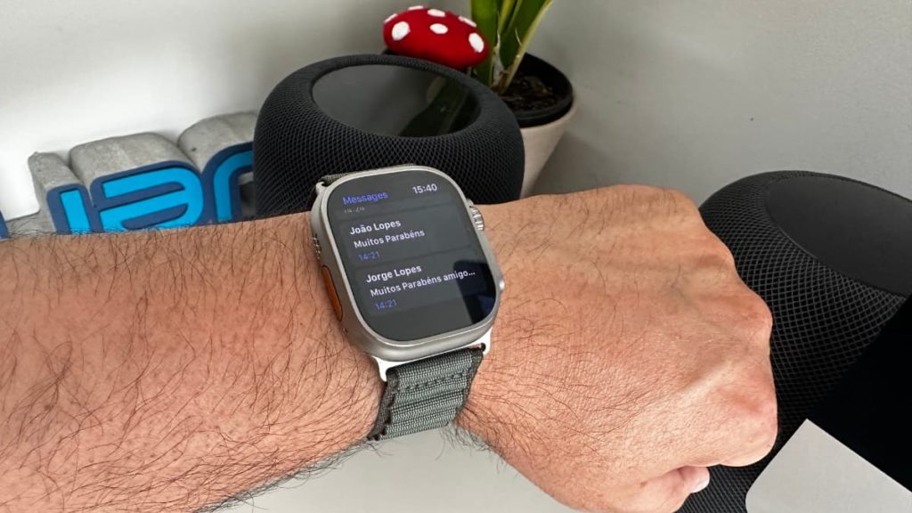 Uns lutam para conseguir lá estar, a Meta vai remover a app Messenger no Apple Watch