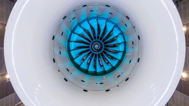 Imagem do motor de avião UltraFan da Roll-Royce