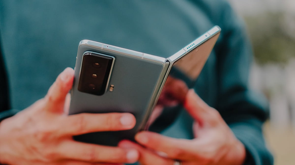 Vale a pena trocar um tablet por um telemóvel dobrável?