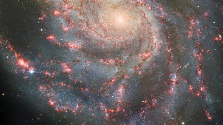 Imagem da Galáxia Pinwheel onde poderão estar civilizações de extraterrestres