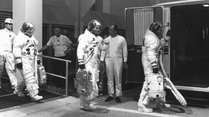 Imagem dos astronautas da Apollo 11 que regressaram da Lua