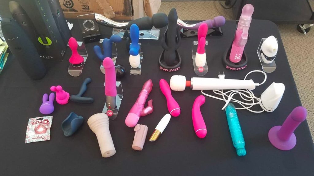 Sabotagem camuflada à Europa: russo coloca explosivos dentro de brinquedos sexuais