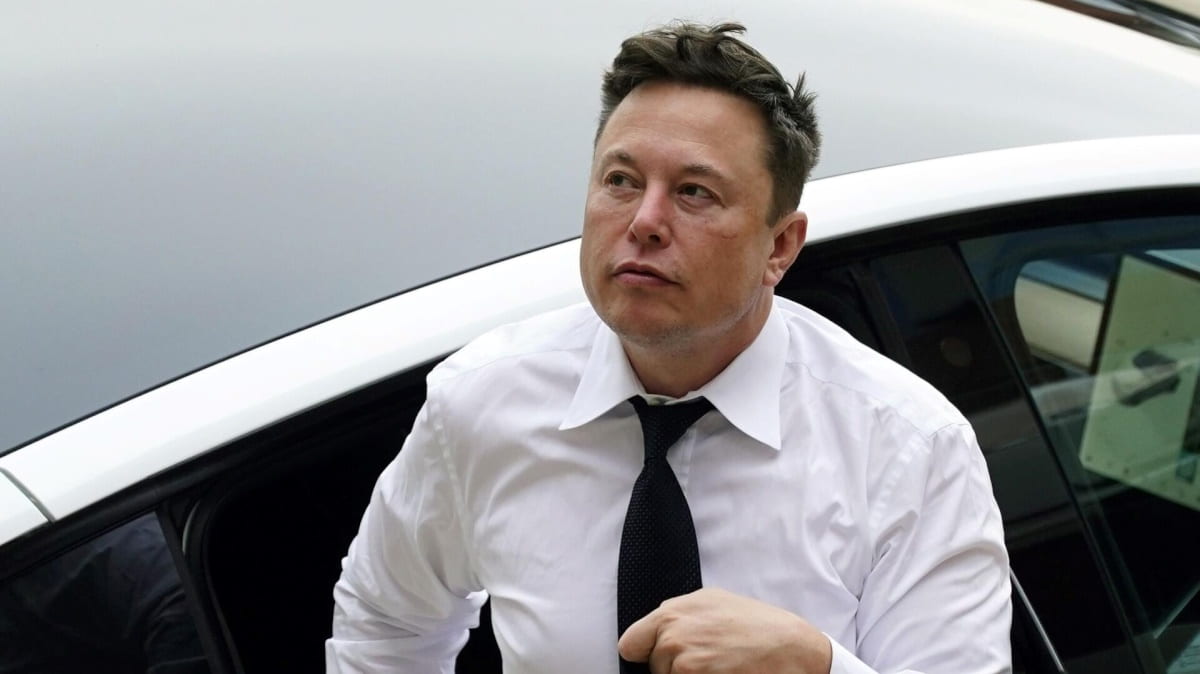 Elon Musk once again predicts that Tesla’s competitors will go bankrupt, pointing to Ford, General Motors and Stellantis