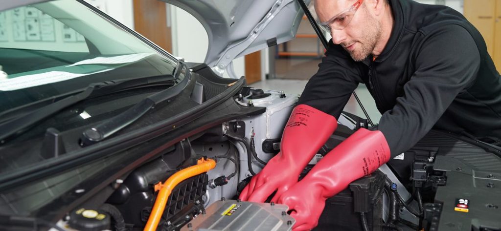 Abate de carros elétricos com poucos quilómetros?