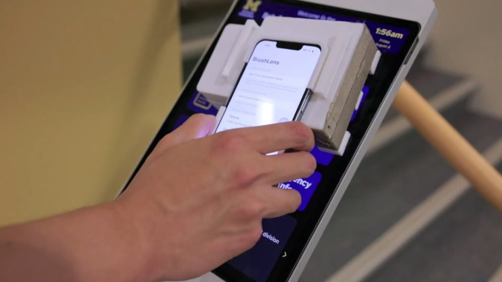Os ecrãs táteis ainda não são para todos, mas com a tecnologia BrushLens poderão vir a ser
