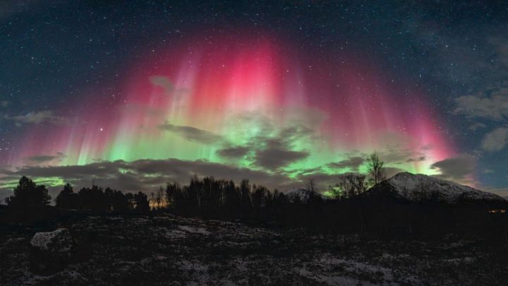 Imagem da aurora boreal que desceu do ciclo polar e até foi vista de Portugal