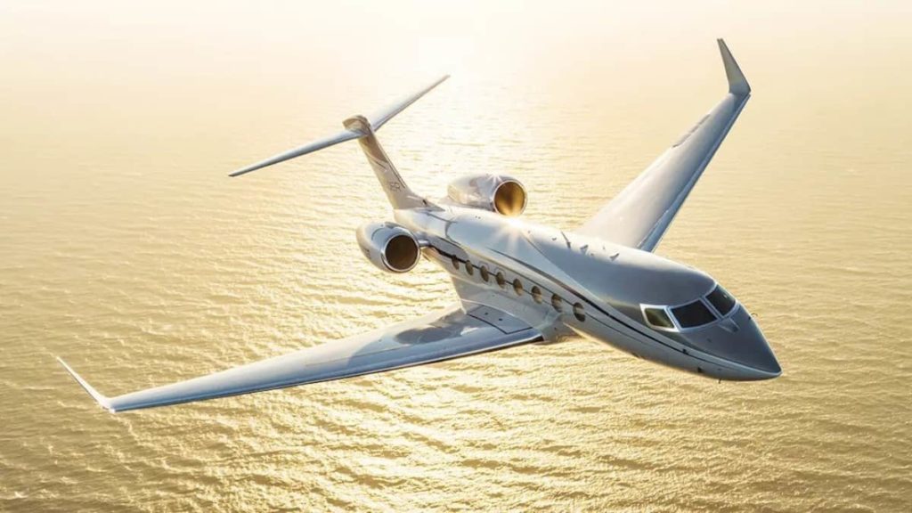 Sabe por que os jatos privados voam mais alto do que os aviões comerciais?