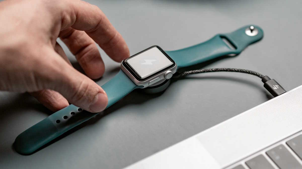 Apple advierte de los peligros de utilizar cargadores no oficiales en el Apple Watch