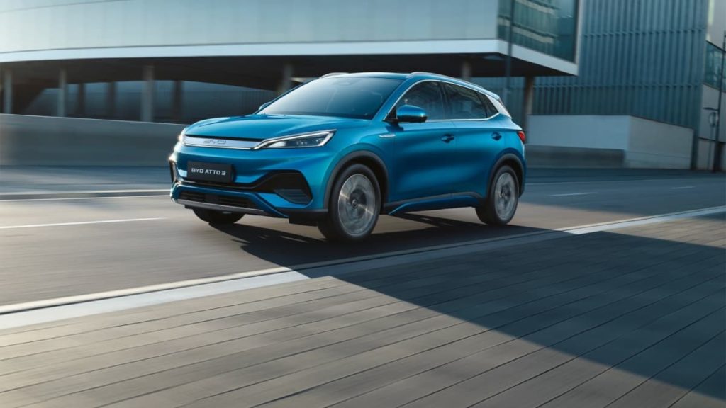 Carros elétricos da China consumiram tanta eletricidade em 2023 como toda a Irlanda