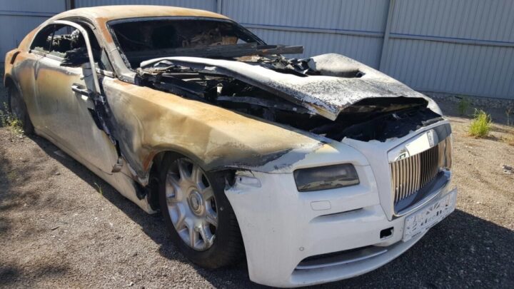 Imagem Rolls-Royce Wraith que sofreu um incêndio