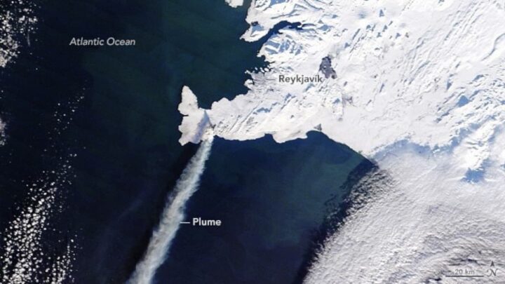 Fonte: https://earthobservatory.nasa.gov/images/152428/another-eruption-in-iceland