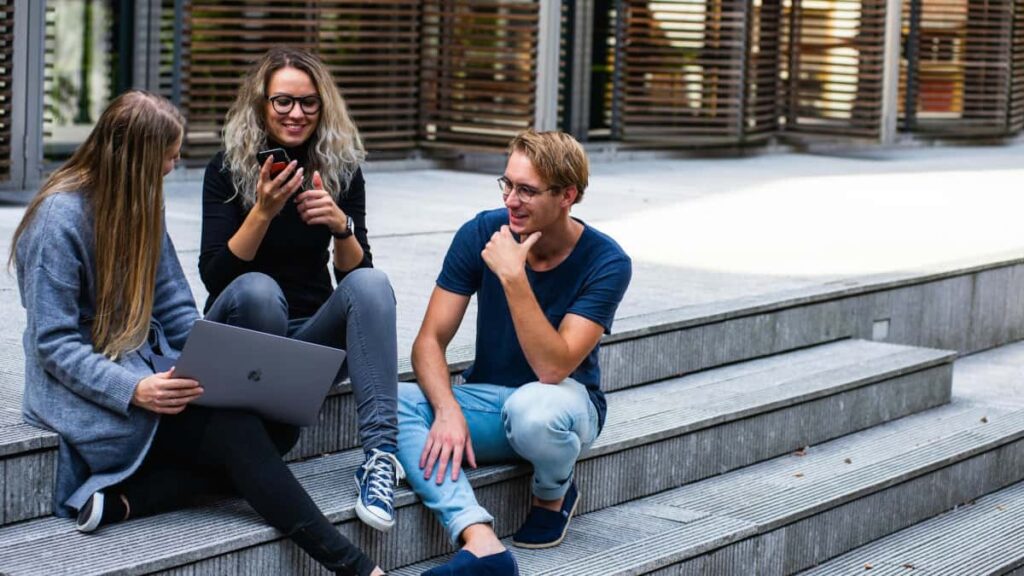 IA está a reduzir o mercado de trabalho para os jovens, concluem economistas