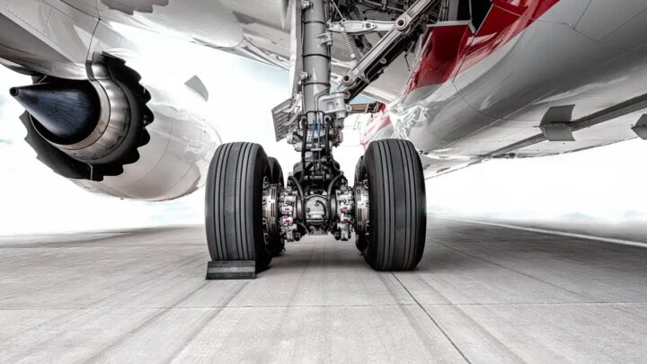 Imagem dos pneus de um avião