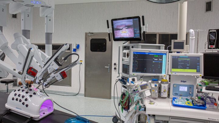 Primeiro transplante hepático com robótica na Europa aconteceu em Portugal