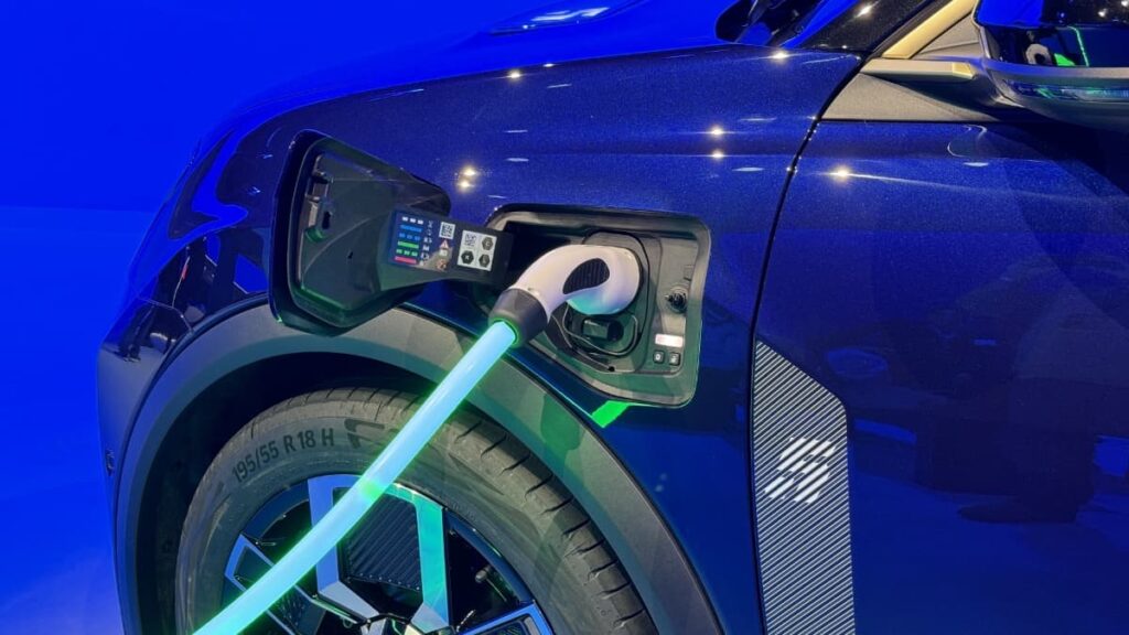 Estudo: carros elétricos ajudam a poupar milhares de milhões, até para quem não os usa