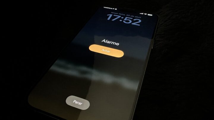Ilustração do interface dos Alarmes no iOS