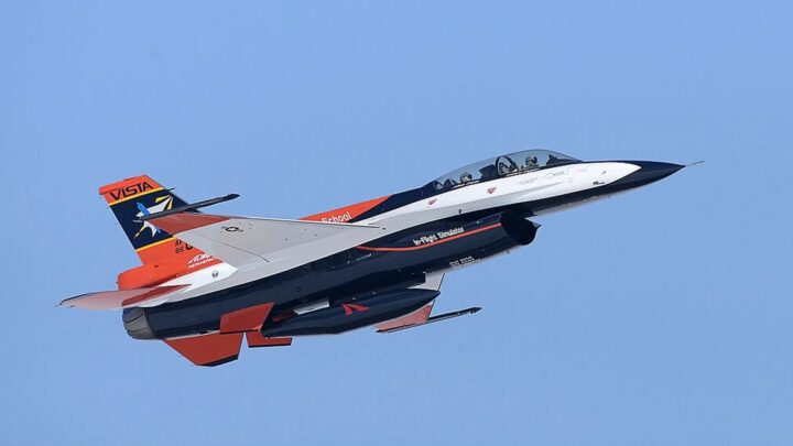 Imagem caça F16 pilotado por IA