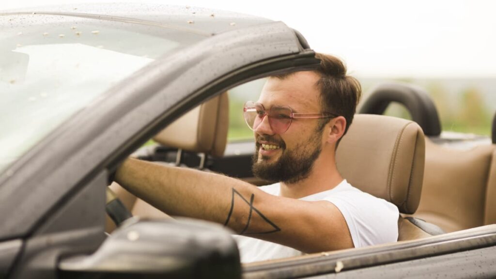 Maioria dos jovens compraria um elétrico chinês. Inquiridos mais velhos reticentes